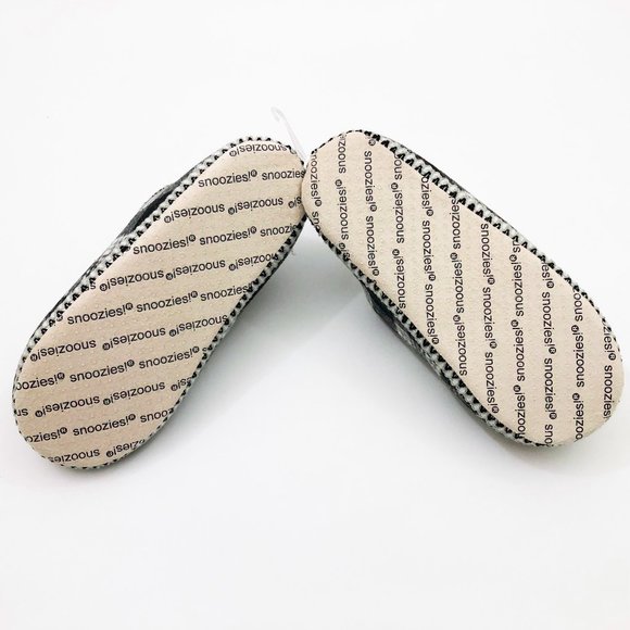 NWT Snoozies Women's Cabin Bootie Black & White Plaid Slippers Medium 7/8 - Picture 5 of 6